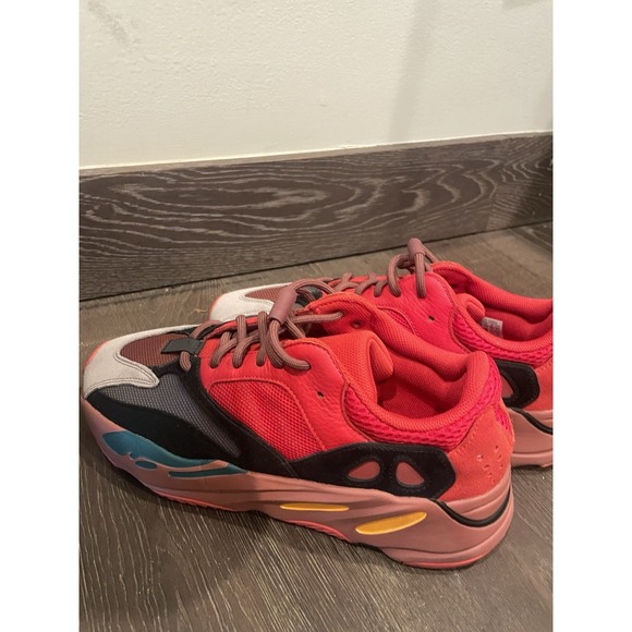 RARE Adidas Yeezy Boost 700 Hi-Res Red US Men's Size 10.5 HQ6979 - Picture 4 of 8